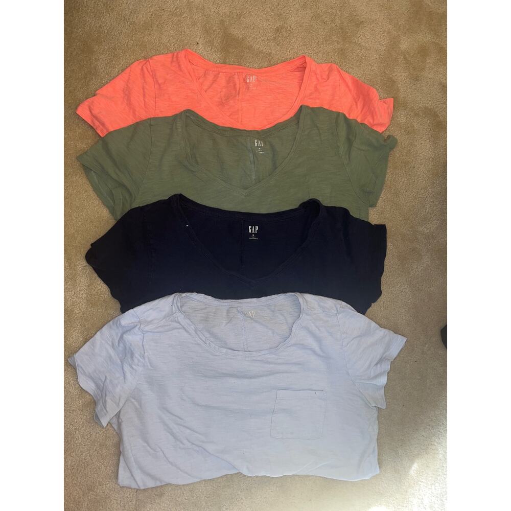 Gap 4 Pack Basic 100% Cotton Tee’s Size Medium - image 1